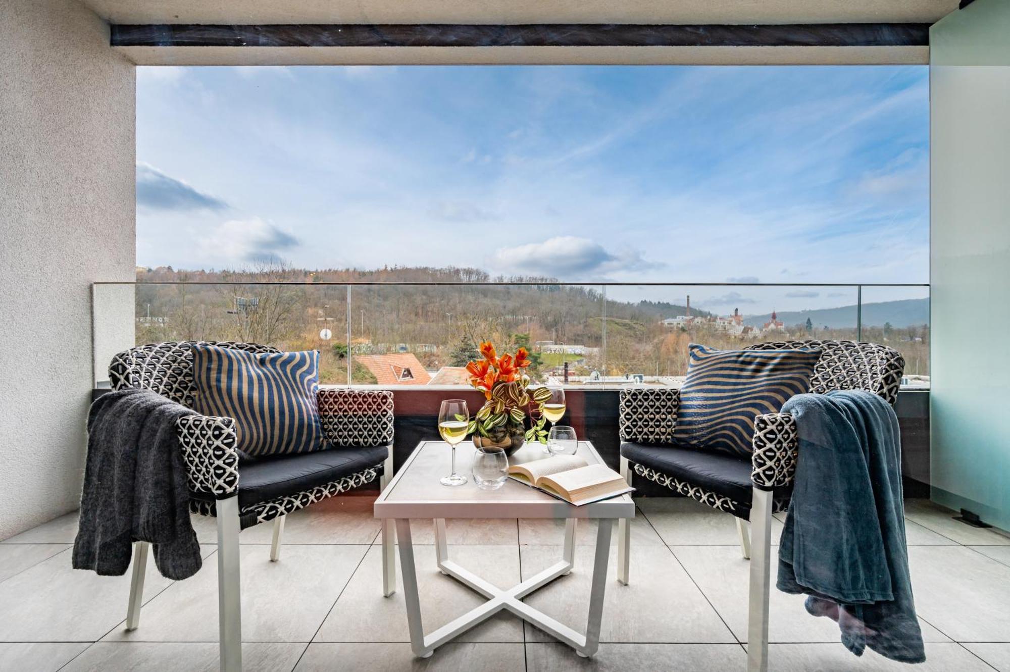 Prague Days - Studio - Terrace - Private Parking Buitenkant foto